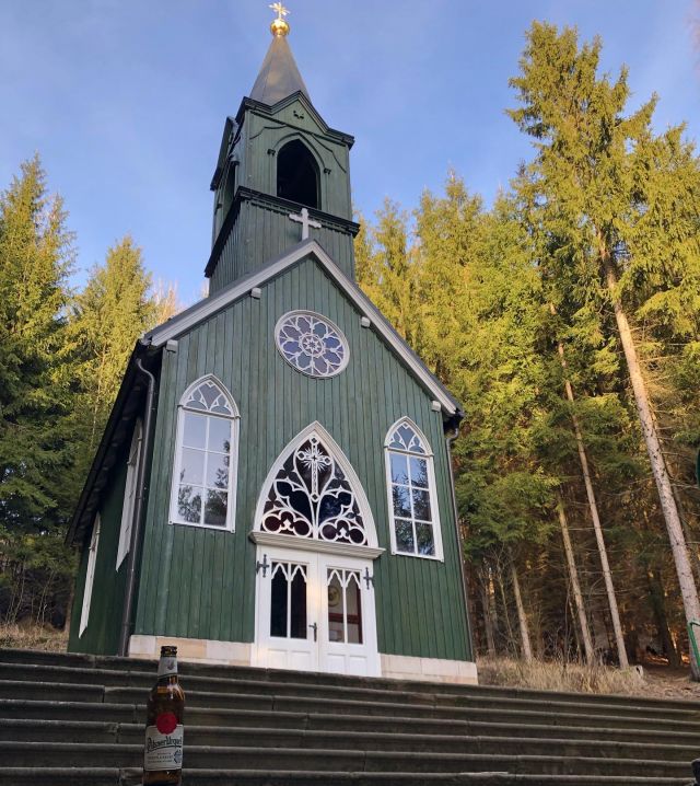 Do nového roku vám přeji více pivních zážitků a nových kamarádů nejen zpoza výčepu než v tom letošním bláznivém roce. Dej bůh štěstí 🍺☀️🌲💒
.
.
.
#pf2021 #pilsnerurquell #broumovsko #beer #cerveza #nature #chapel #beergeek #beertravel #beerguide #beerlover #beertime #beerstagram #beerlife #beerlifestyle #instabeer #beerday #nazdravi #pivnituristika #priroda #iphonex #nofilter
